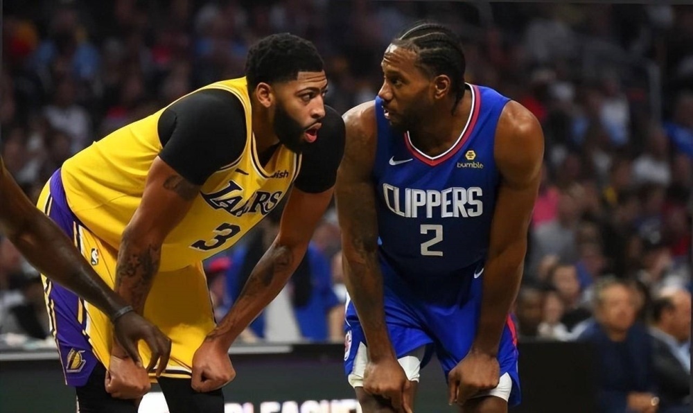 上一次对阵安哥拉：梅西斯卡洛尼替补登场，阿亚拉百场（上次交手安哥拉：梅西、斯卡洛尼替补出场，阿亚拉完成百场）