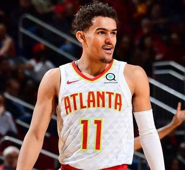 高效爆发！杜兰特17中11得到28分4篮板8助攻（状态火热！杜兰特17投11中砍下28分4篮板8助攻）