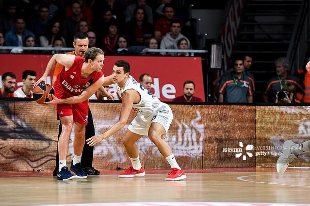 这一周就CBA揭幕战！媒体人：无论是电视还是网络平台都没有确定怎么播（CBA揭幕战本周开打 媒体人称电视与网络转播方案尚未敲定）