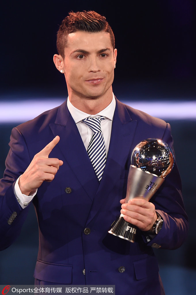 不给踢又不让走？阿莫林：梅努是曼联重要一员，冬窗不补强则留队（不上场也不放人？阿莫林：梅努是曼联关键成员，若冬窗无引援将留队）