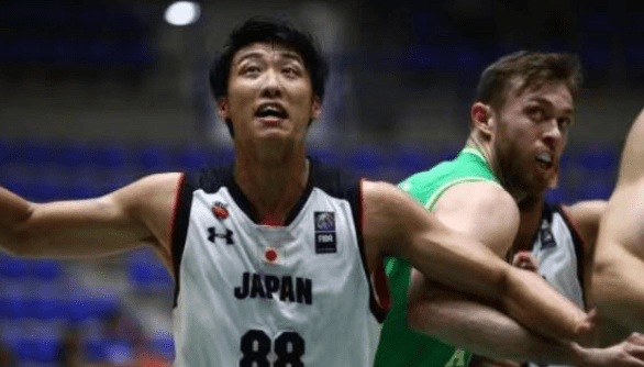 篮球篮网密集赛程导致体能下降（篮网队赛程过密致体能下滑）