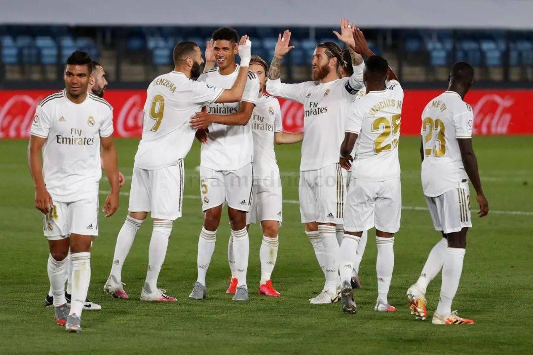 NBA每日最佳：里夫斯44分11助攻，八村塁&VJ纷纷献绝杀（NBA今日最佳：里夫斯轰下44分11助攻，八村塁与VJ相继献上绝杀）