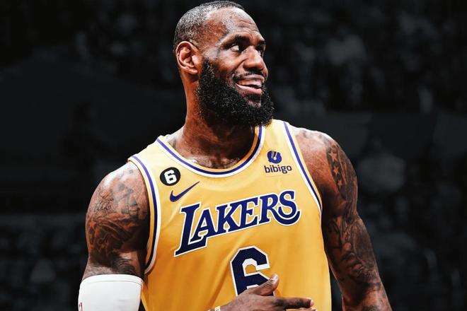 皇马vs曼城：罗德里戈、维尼修斯首发，哈兰德、多库出战（皇马对阵曼城：罗德里戈、维尼修斯先发，哈兰德、多库登场）