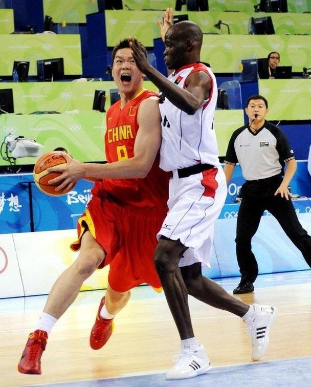 白宫官员：给川普颁和平奖是FIFA的提议；球迷应合法赴美观赛（白宫官员称：向川普颁和平奖为FIFA建议，呼吁球迷依法赴美观赛）