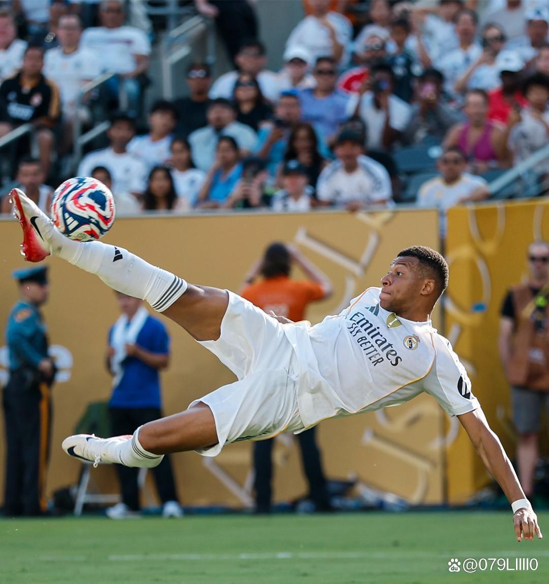 队报：雷恩17岁高中锋梅特潜力高，他选39号只因好友特尔（队报：雷恩17岁锋线新星梅特被看好，之所以穿39号只是因为好友特尔）