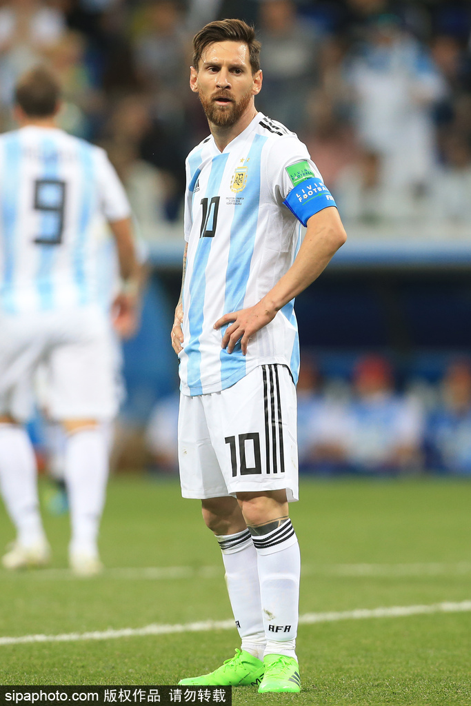 首尔外援后卫亚赞：能够限制住费利佩并不是我一个人的功劳（首尔外援后卫亚赞：遏制费利佩是团队努力，并非我一人之功）