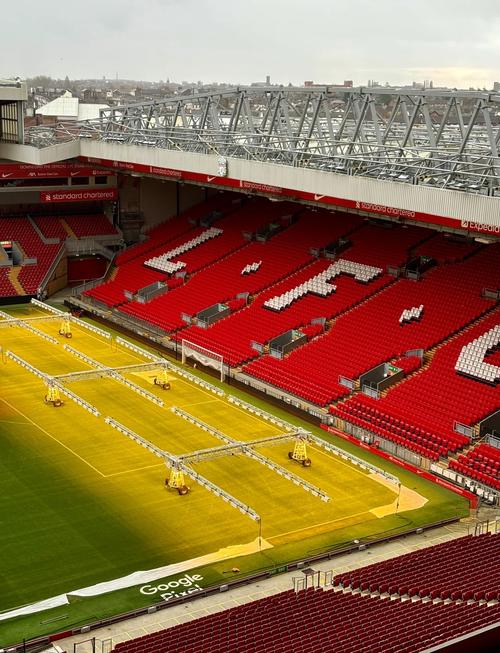 对乌奈-西蒙说了啥？恩里克打趣：别想进我带的国家队了（恩里克调侃乌奈-西蒙：别想入选我执教的国家队）