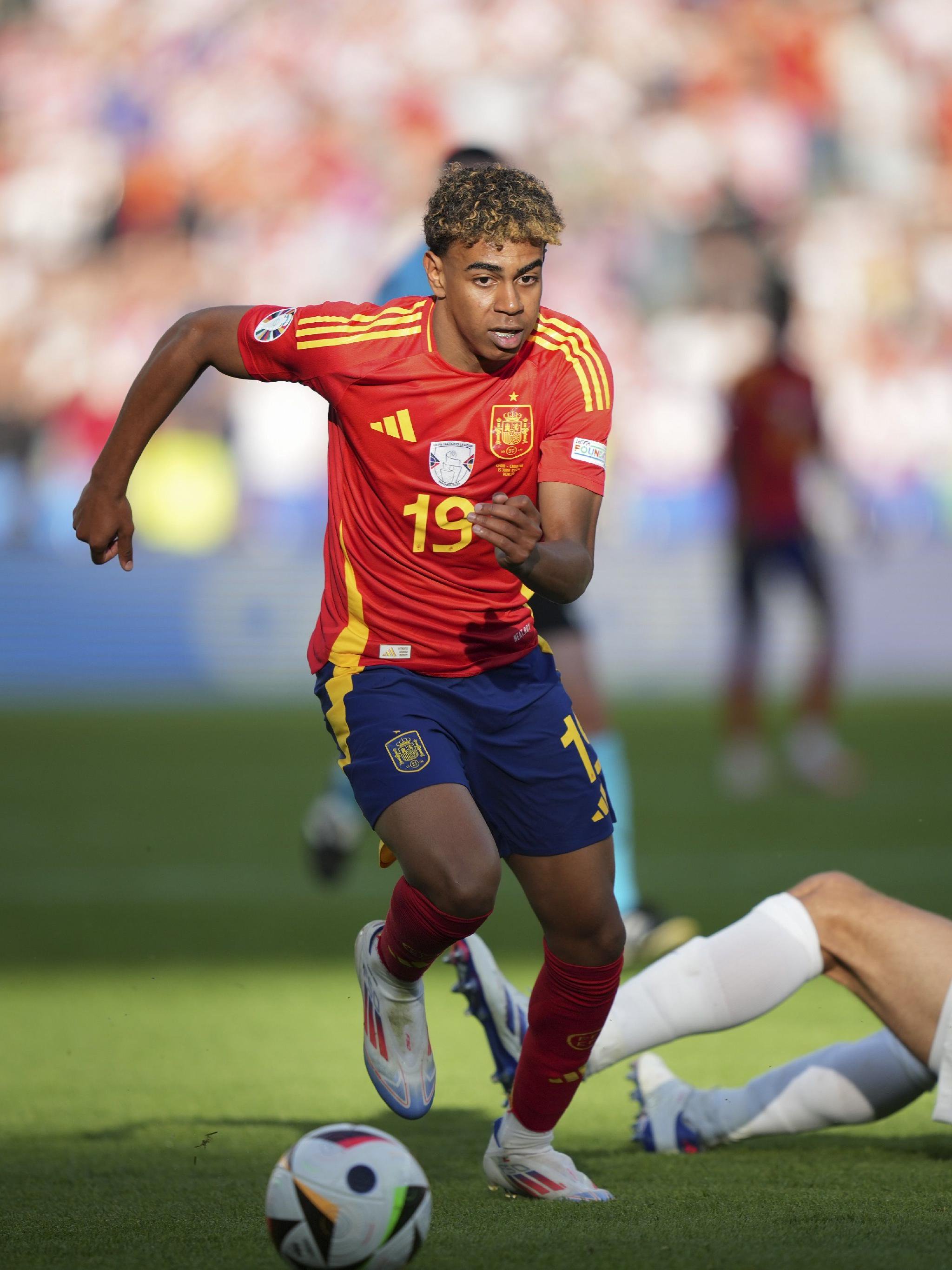 被动技能？爱尔兰世欧预全部三个主场比赛中对手球队均染红（爱尔兰主场自带红牌光环？世欧预三战对手场场被罚下）