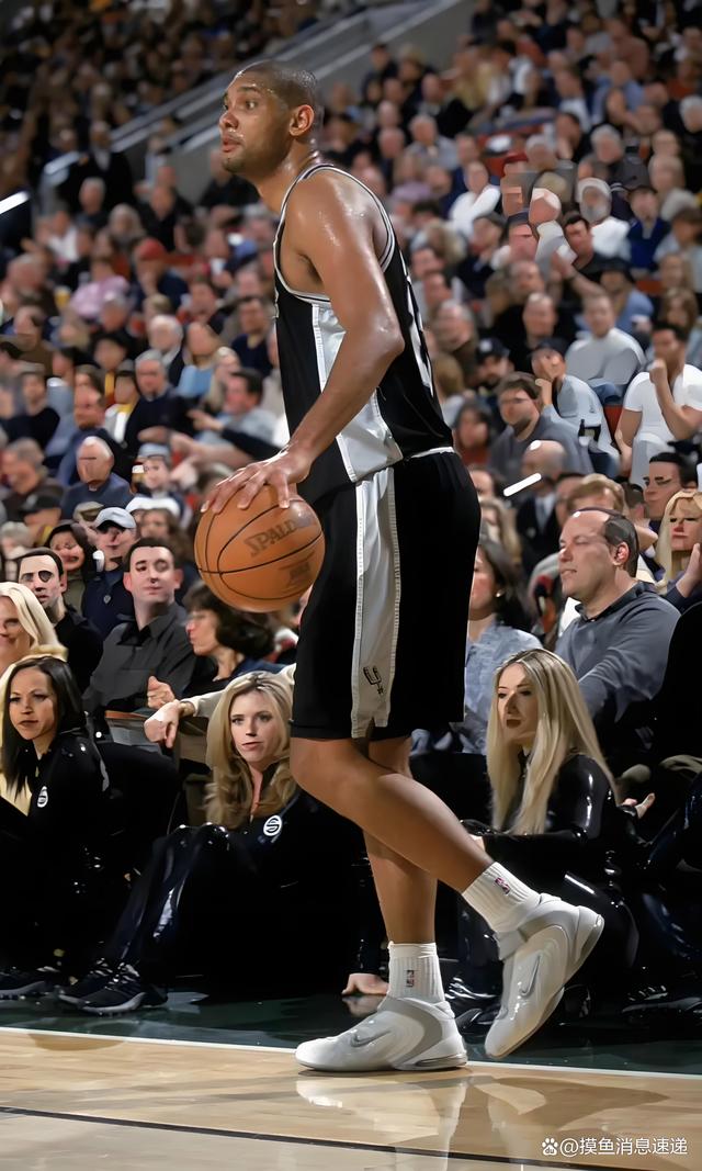 记者：明日拉米罗将携李睿跃出席国安赛前新闻发布会（记者称拉米罗将于明日联袂李睿跃出席国安赛前新闻发布会）